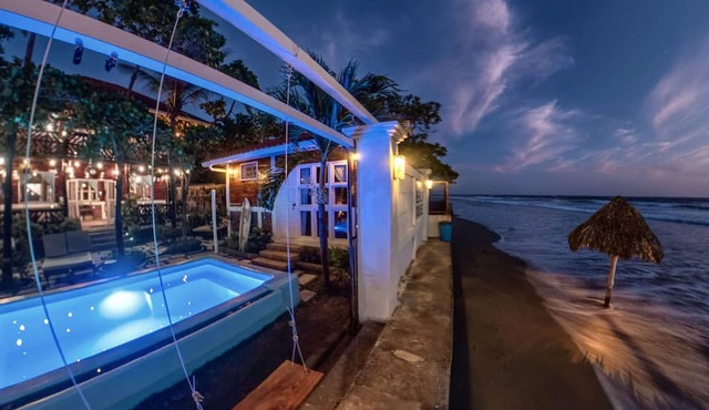 Balcony Bedroom Suite w Romantic Sunsets - AC - Pool in San Rafael del Sur