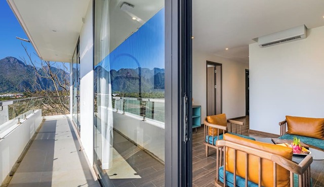 Sunrise Mountain View Resort in Vang Vieng
