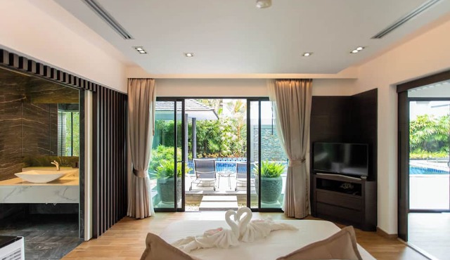 Tropical Haven 4 Bedroom Pool Villa in Choeng Thale