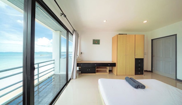 GAO Lighthouse Phala Beachfront