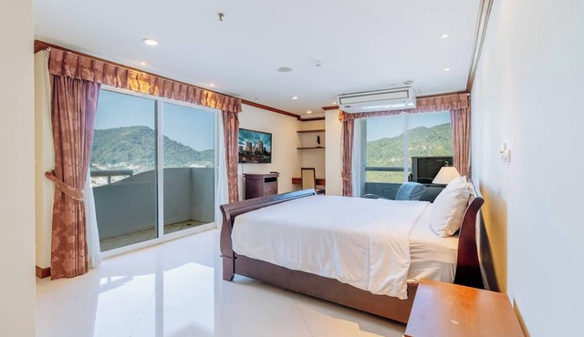 Walk Patong Biggest Building C274 in Kathu