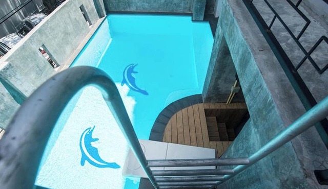 Beehive Phuket Old Town - Hostel