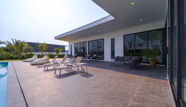 Luxury 5 Bedroom Pool Villa KH-C2 in Hua Hin
