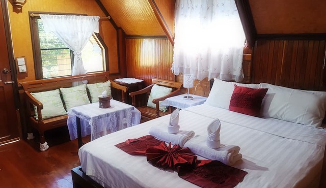 Banphu Montalang Resort