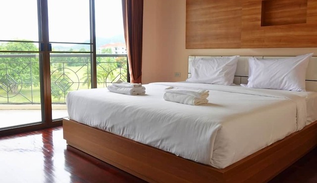 Seastar Hotel And Service Apartment