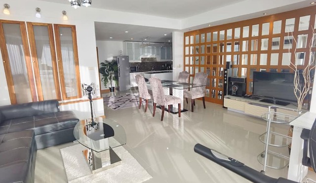 Jomtien beach center point, direct sea-view, THE best location! in Muang Pattaya