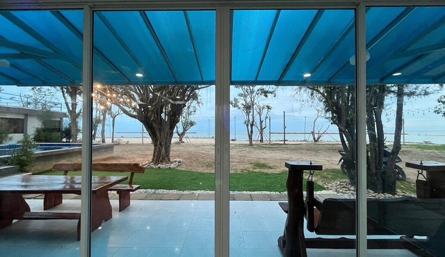 Chang Phueak Chao Samran Beach in Phetchaburi