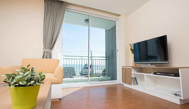 BBG Seaside Luxurious Service Apartment