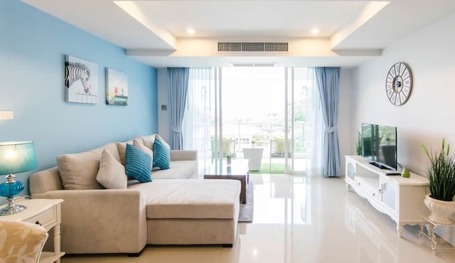 SeaRidge Hua Hin Resort & Pool Villa