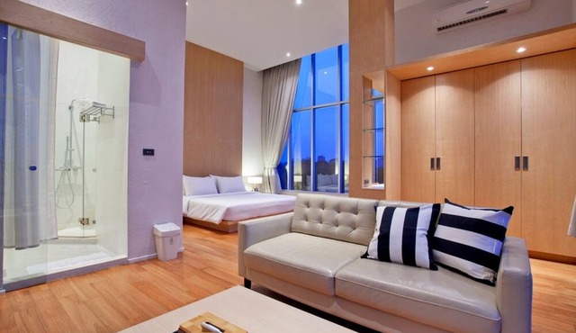 Balcony Seaside Sriracha Hotel & Serviced Apartments