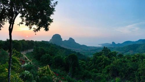 Koh Phaluai Eco Resort พลวยอีโค่ รีสอร์ท in Koh Phaluai