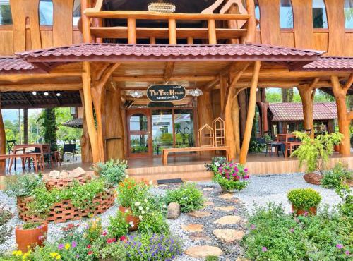บ้านต้นไม้ The Tree House ณคอนศรี ติดวัดเจดีย์ ไอ้ไข่ in Ban Wat Boek