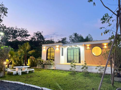 Veena Cafe in Nakhon Nayok