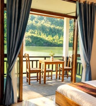 Views Backpackers Hostel in Nongkhiaw