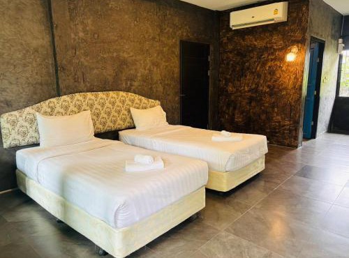 ดิ อัยรารินทร์ รีสอร์ท in Phitsanulok