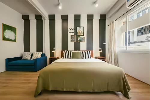 Industrial Loft Sukhumvit 3-Bedroom Designer House - 2 Min to BTS Bang Chak