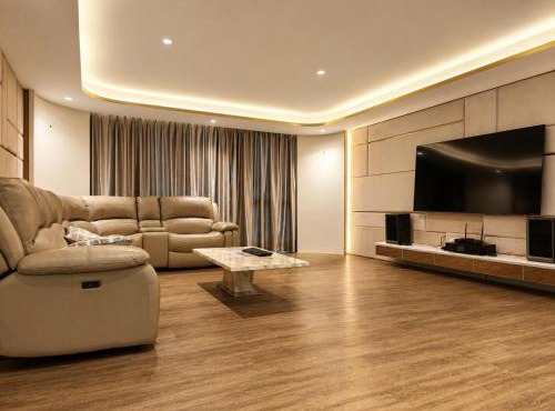 Cozy 1BR near Central Phuket with Pool & Gym