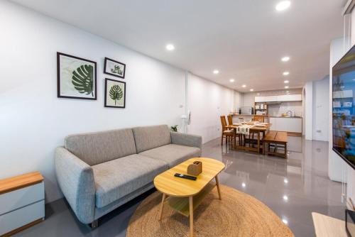 Modern Muji Style Townhouse Ari Area