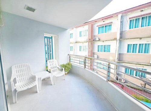 The Beach Bangsaen Condo 327-27