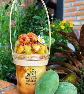 Neo cafe and hotel in Ban Pa Yang