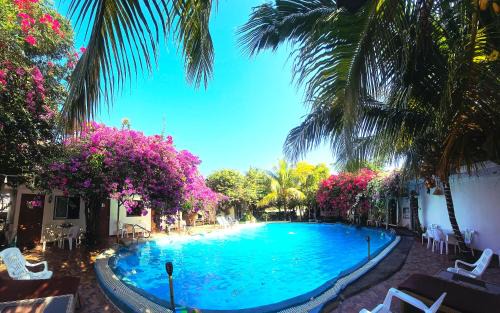 OASIS Phuket Airport in Nai Yang Beach