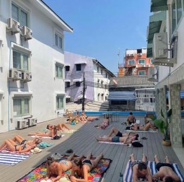 Easy Monday Pool Capsule Hotel - Old Town Bangkok in Bangkok