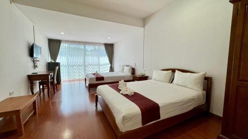 Baan Suan Khun Ta and Golf Resort