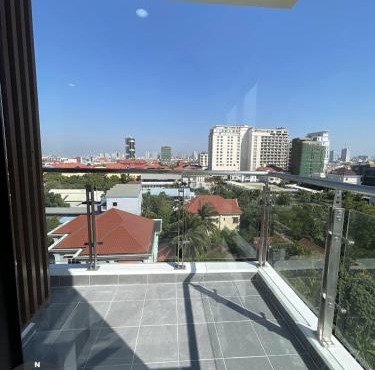 Western standards spacious affordable 1 bedrm apt in Phnom Penh