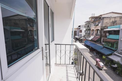 Nitichai Place, Private Sukhumvit Townhome 8PAX in Bangkok