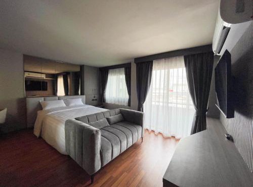 We Hotel