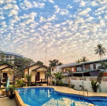 SUNRAY Guesthouse สุนันท์บ้านพักริมคลอง
